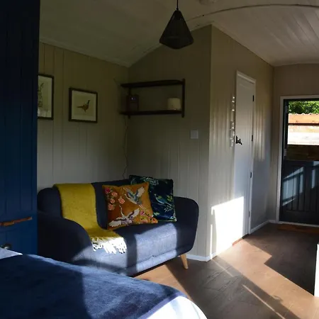 Large Luxury Shepherds Hut With Hot Tub Nr Bath 샬레