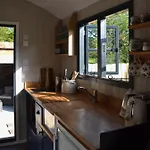 Large Luxury Shepherds Hut With Hot Tub Nr Bath شاليه *