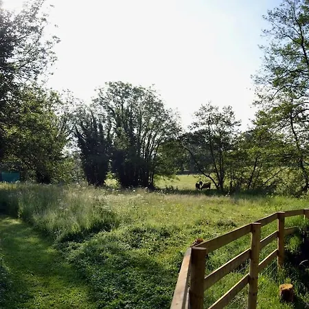 Large Luxury Shepherds Hut With Hot Tub Nr Bath *
