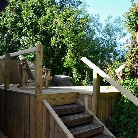 Chalet Large Luxury Shepherds Hut With Hot Tub Nr Bath Bristol