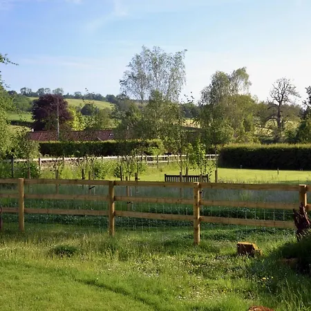 Large Luxury Shepherds Hut With Hot Tub Nr Bath בריסטול