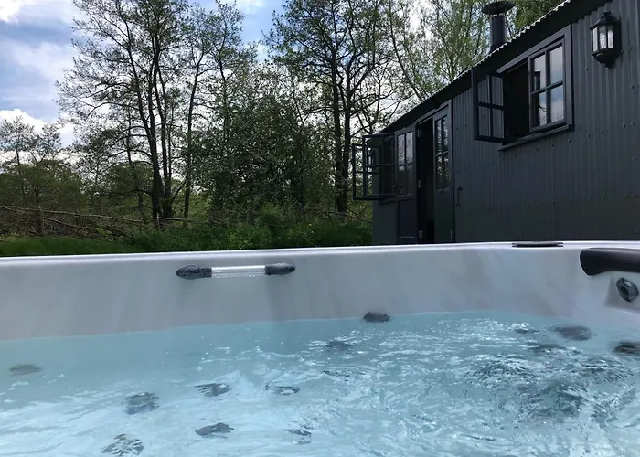 Large Luxury Shepherds Hut With Hot Tub Nr Bath 木屋 *
