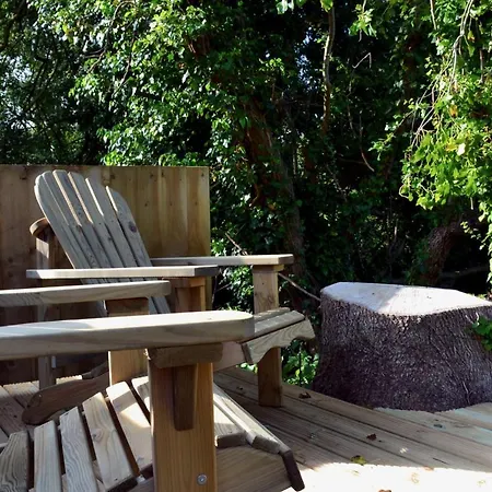 Large Luxury Shepherds Hut With Hot Tub Nr Bath *