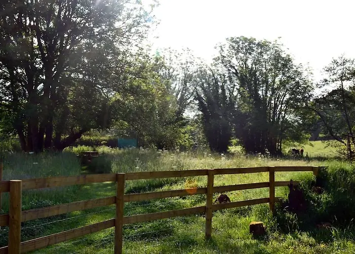 Large Luxury Shepherds Hut With Hot Tub Nr Bath