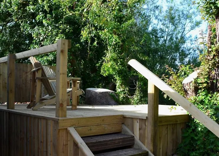 Chalet Large Luxury Shepherds Hut With Hot Tub Nr Bath Bristol