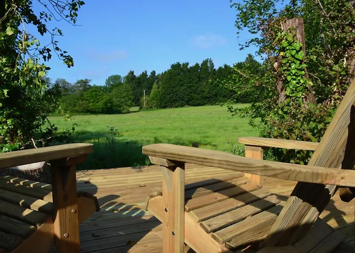 Large Luxury Shepherds Hut With Hot Tub Nr Bath Bristol